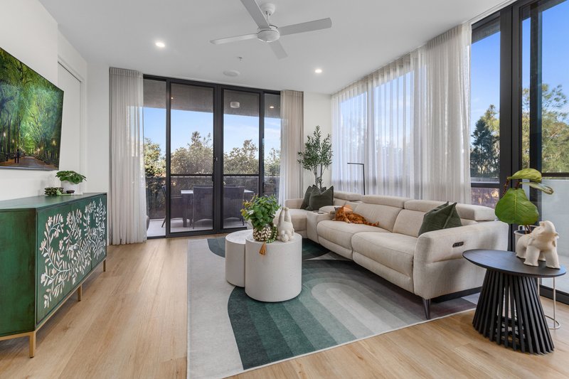 Photo - 103/1 Waterfront Place, Robina QLD 4226 - Image 2