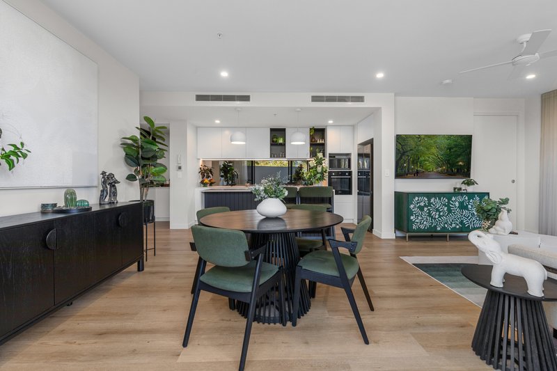 Photo - 103/1 Waterfront Place, Robina QLD 4226 - Image 4