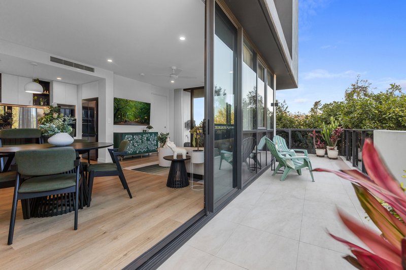 Photo - 103/1 Waterfront Place, Robina QLD 4226 - Image 5