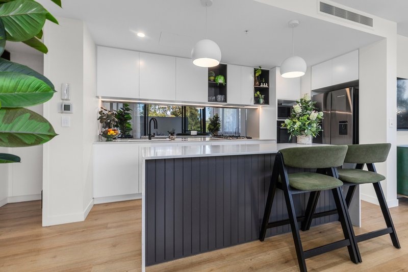 Photo - 103/1 Waterfront Place, Robina QLD 4226 - Image 7