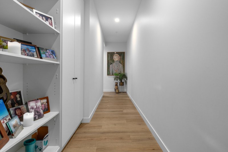 Photo - 103/1 Waterfront Place, Robina QLD 4226 - Image 8