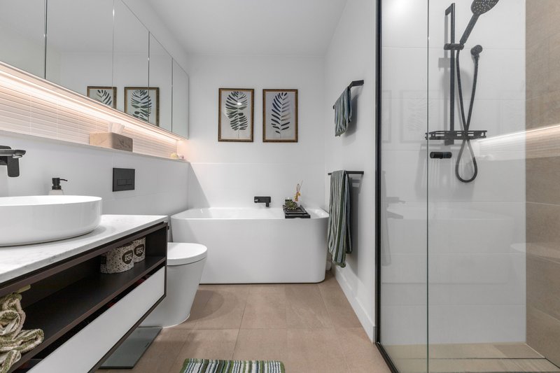 Photo - 103/1 Waterfront Place, Robina QLD 4226 - Image 10