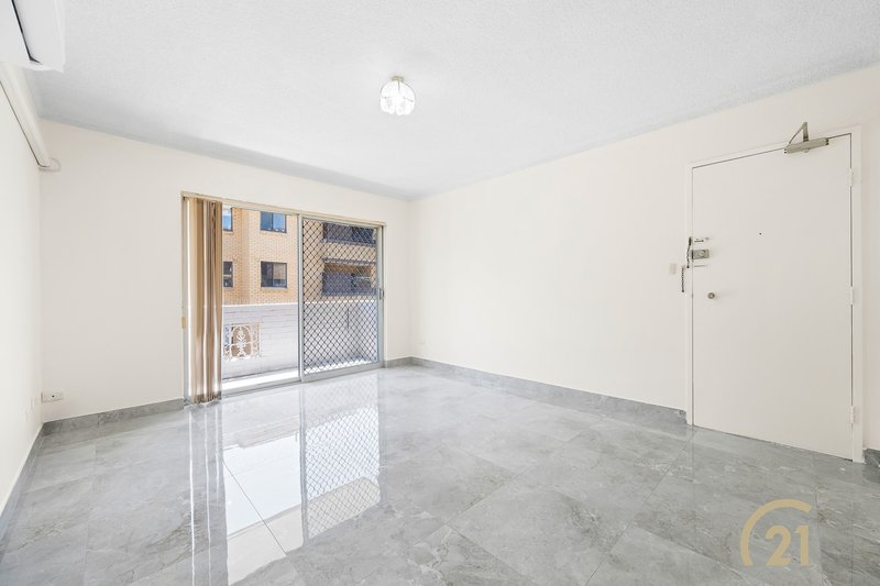 Photo - 10/31 York Street, Fairfield NSW 2165 - Image 3