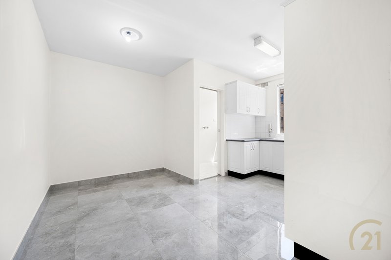 Photo - 10/31 York Street, Fairfield NSW 2165 - Image 4