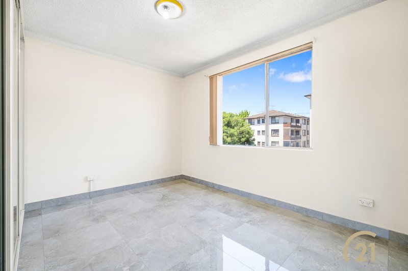 Photo - 10/31 York Street, Fairfield NSW 2165 - Image 5