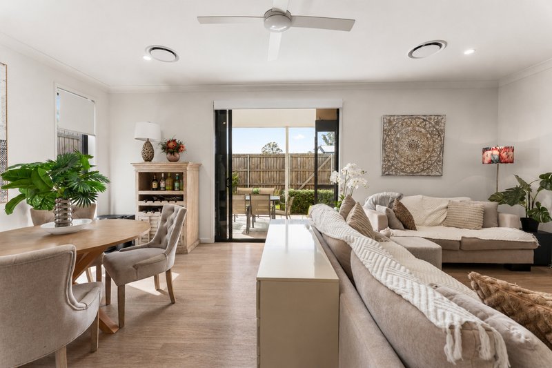 Photo - 103/1044 Hamilton Road, Mcdowall QLD 4053 - Image 1