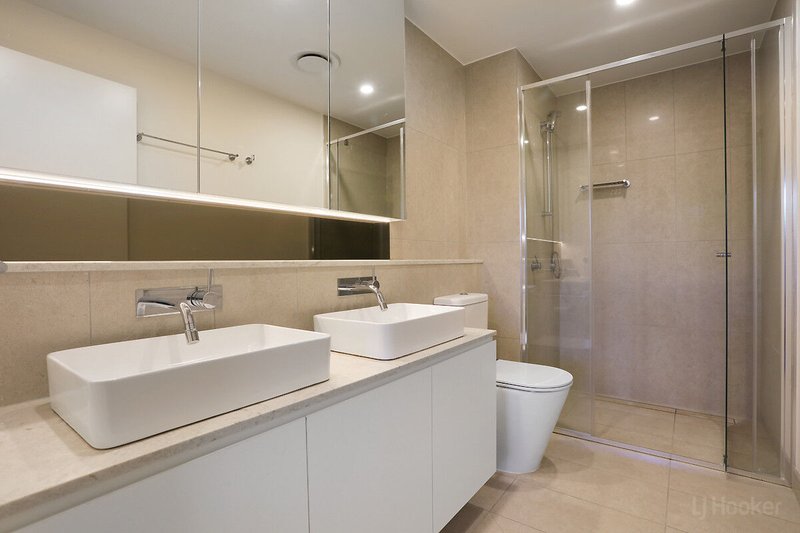 Photo - 103/110-112 Frank Street, Labrador QLD 4215 - Image 7