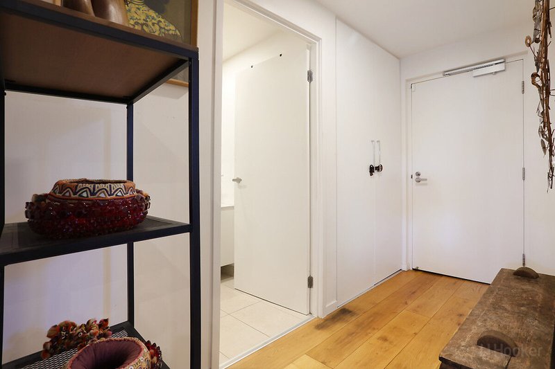 Photo - 103/110-112 Frank Street, Labrador QLD 4215 - Image 9