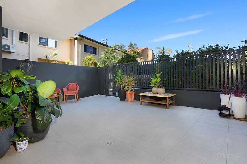 Photo - 103/110-112 Frank Street, Labrador QLD 4215 - Image 17