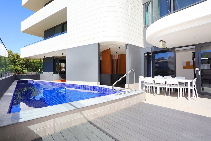 Photo - 103/110-112 Frank Street, Labrador QLD 4215 - Image 23