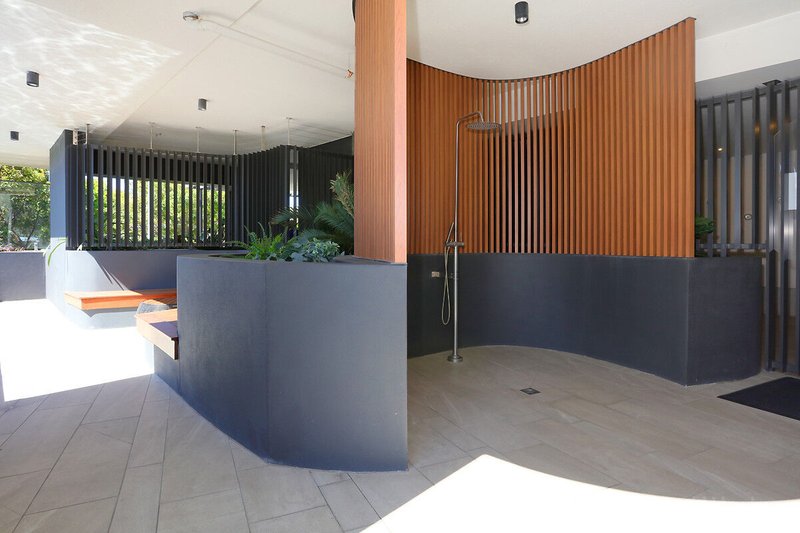 Photo - 103/110-112 Frank Street, Labrador QLD 4215 - Image 24