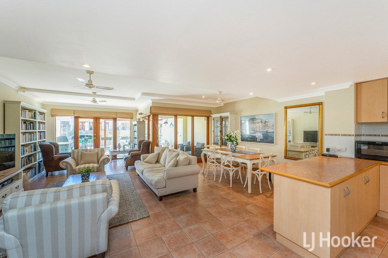 Photo - 103/18 Port Quays , Wannanup WA 6210 - Image 9