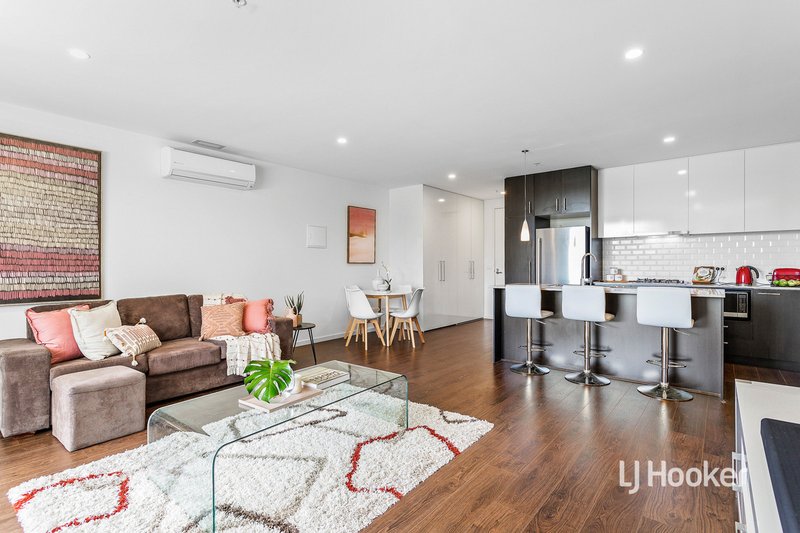 Photo - 103/18 Tribeca Drive, Point Cook VIC 3030 - Image 7