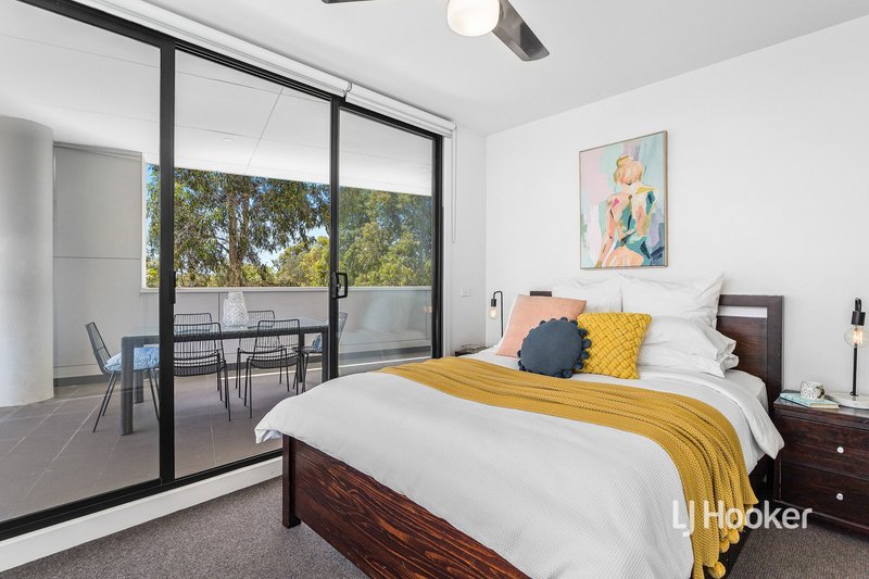 Photo - 103/18 Tribeca Drive, Point Cook VIC 3030 - Image 10