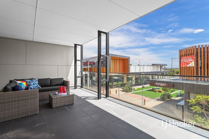 Photo - 103/18 Tribeca Drive, Point Cook VIC 3030 - Image 15