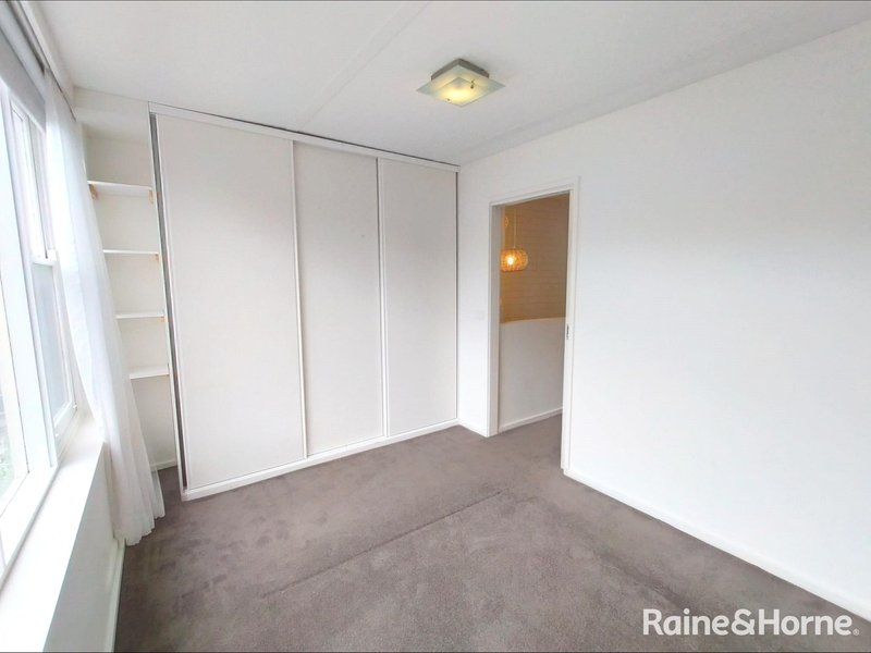 Photo - 10/32 Ashted Road, Box Hill VIC 3128 - Image 4