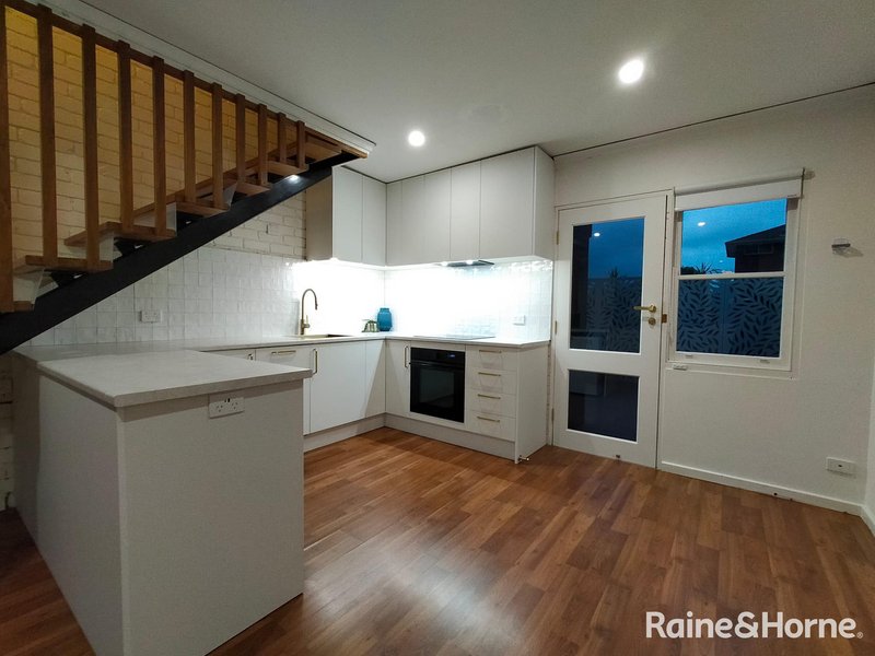 Photo - 10/32 Ashted Road, Box Hill VIC 3128 - Image 7