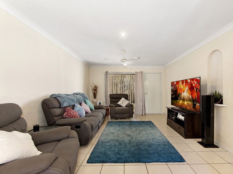 Photo - 103/2 Gentian Drive, Arundel QLD 4214 - Image 4