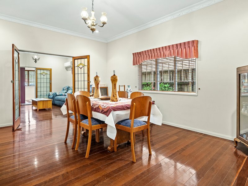 Photo - 1032 Logan Road, Holland Park QLD 4121 - Image 3