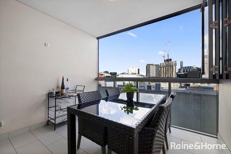 Photo - 1032/16 Hamilton Place, Bowen Hills QLD 4006 - Image 2