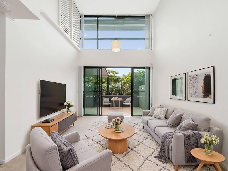 Photo - 103/25-33 Dix Street, Redcliffe QLD 4020 - Image 1
