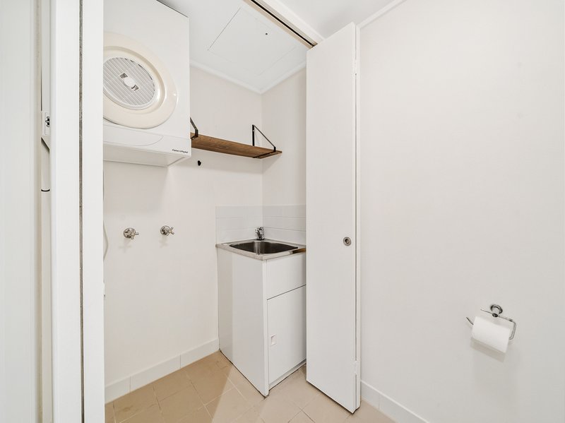 Photo - 103/25-33 Dix Street, Redcliffe QLD 4020 - Image 15