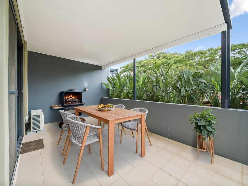 Photo - 103/25-33 Dix Street, Redcliffe QLD 4020 - Image 17