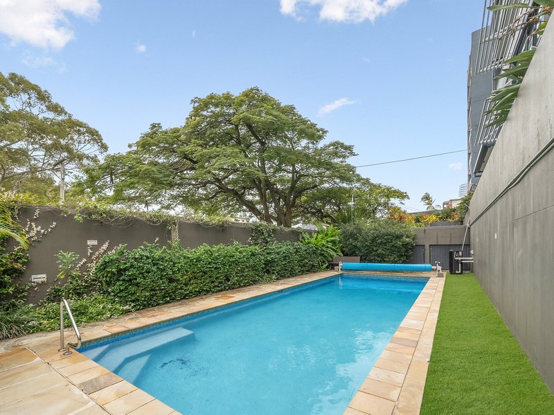 Photo - 103/25-33 Dix Street, Redcliffe QLD 4020 - Image 18