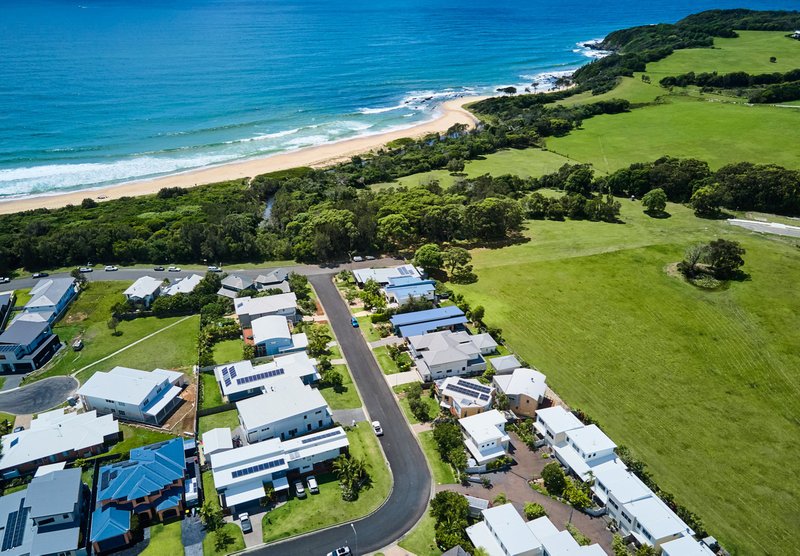 Photo - 10/33-37 Emerald Drive, Diamond Beach NSW 2430 - Image 1