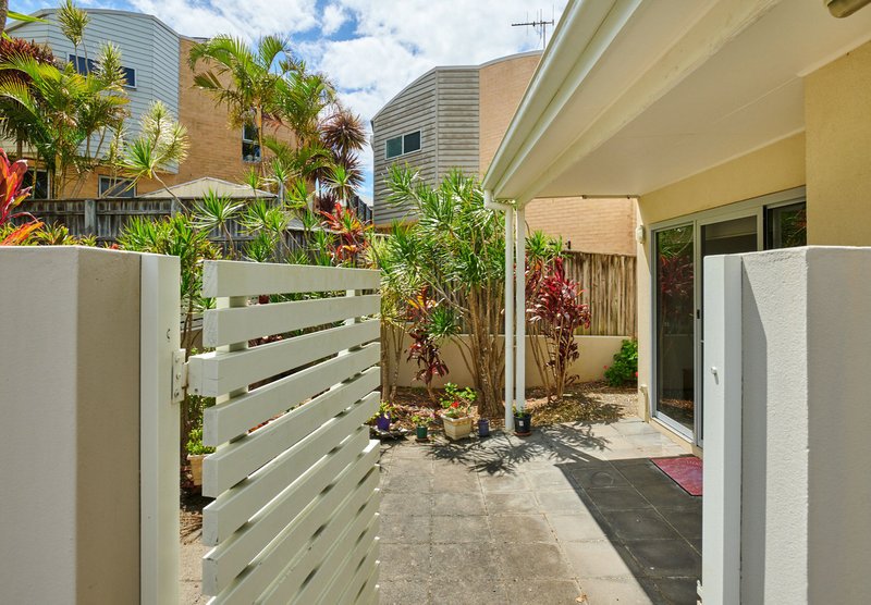 Photo - 10/33-37 Emerald Drive, Diamond Beach NSW 2430 - Image 4