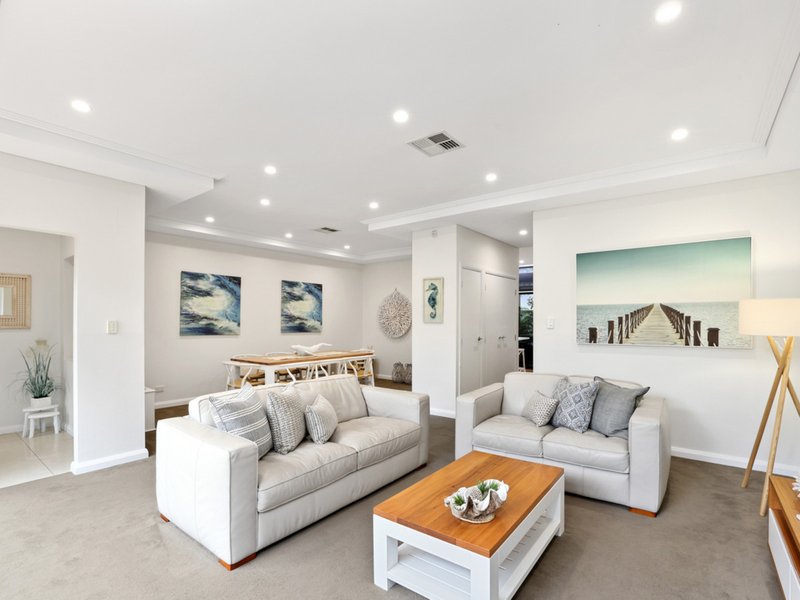 Photo - 10/34-36 Golf Avenue, Mona Vale NSW 2103 - Image 4