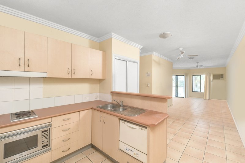 Photo - 10/37-39 Digger Street, Cairns North QLD 4870 - Image 2