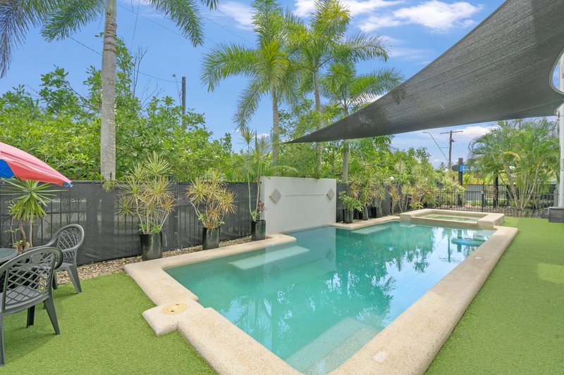 Photo - 10/37-39 Digger Street, Cairns North QLD 4870 - Image 11