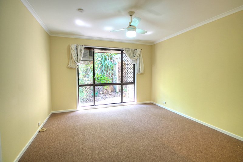 Photo - 1037 Mount Crosby Road, Karana Downs QLD 4306 - Image 9