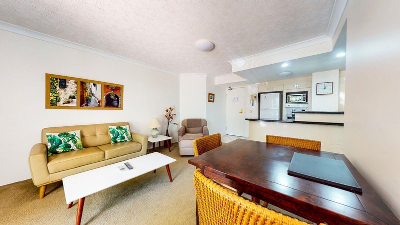 Photo - 103/8-10 Philip Avenue, Broadbeach QLD 4218 - Image 19