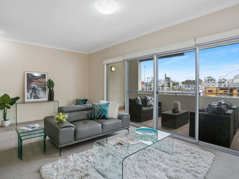 Photo - 10/38 Fielder Street, East Perth WA 6004 - Image 2