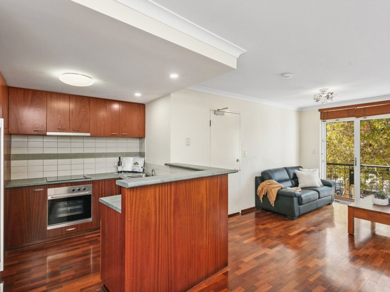 Photo - 10/39 Brown Street, East Perth WA 6004 - Image 5