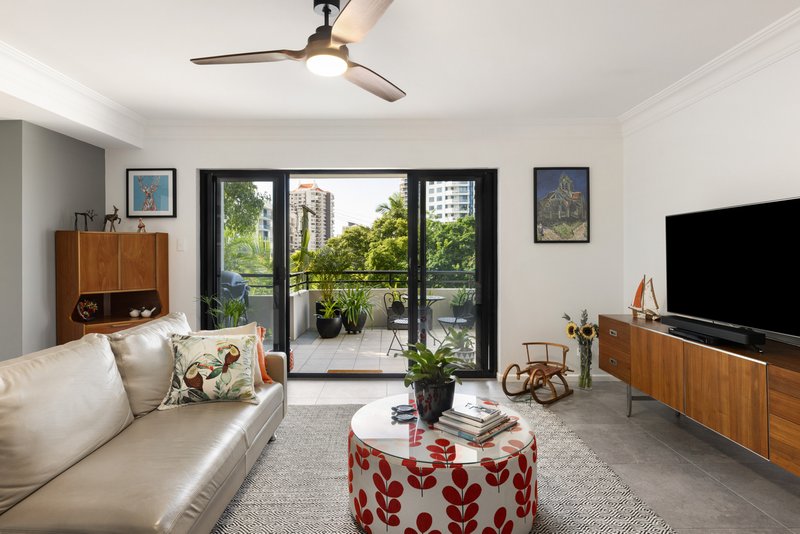 Photo - 10/39 Cairns Street, Kangaroo Point QLD 4169 - Image 7