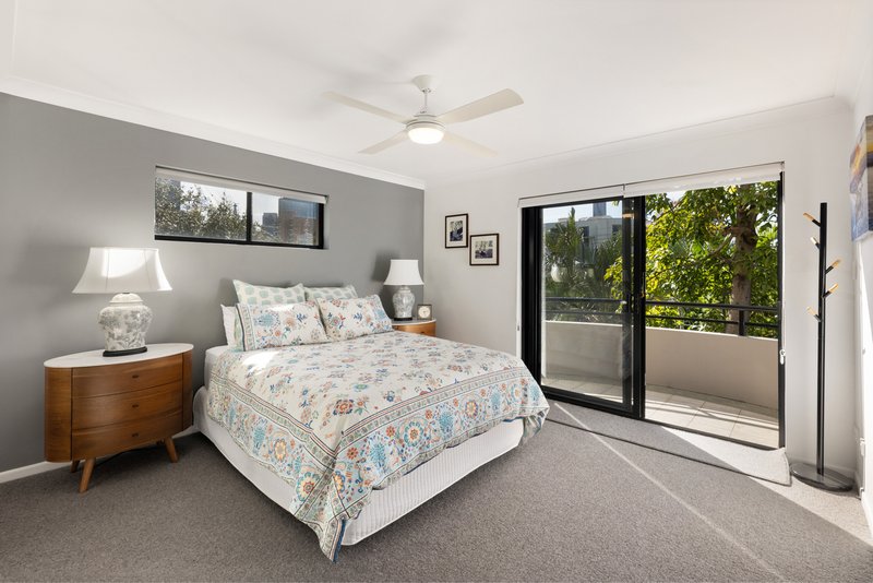 Photo - 10/39 Cairns Street, Kangaroo Point QLD 4169 - Image 8