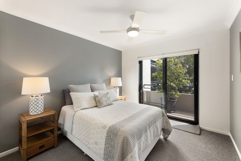 Photo - 10/39 Cairns Street, Kangaroo Point QLD 4169 - Image 10