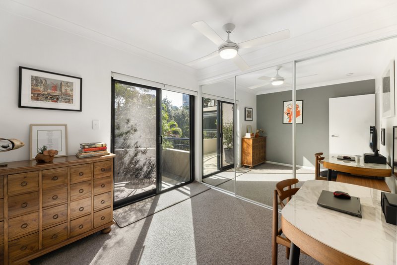 Photo - 10/39 Cairns Street, Kangaroo Point QLD 4169 - Image 11