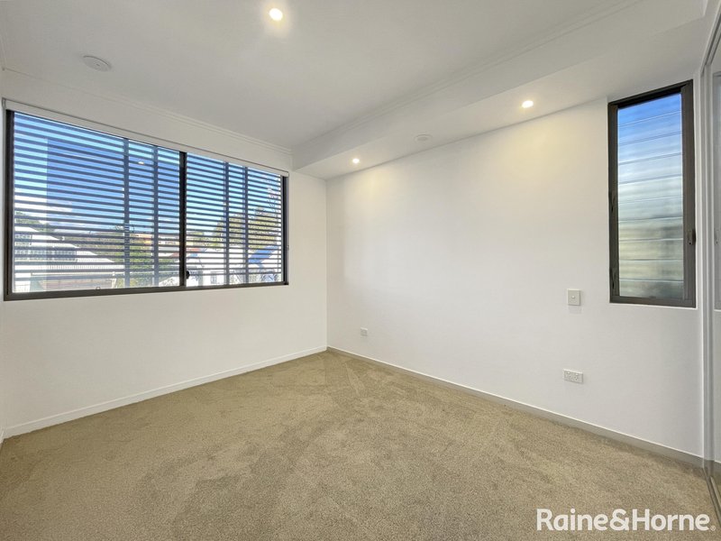 Photo - 10/39 Depper Street, St Lucia QLD 4067 - Image 4