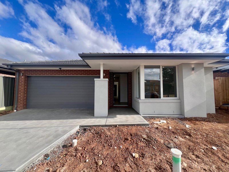 Photo - 104 Albert Drive, Melton South VIC 3338 - Image 1