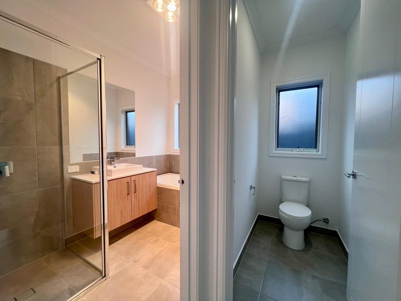 Photo - 104 Albert Drive, Melton South VIC 3338 - Image 15