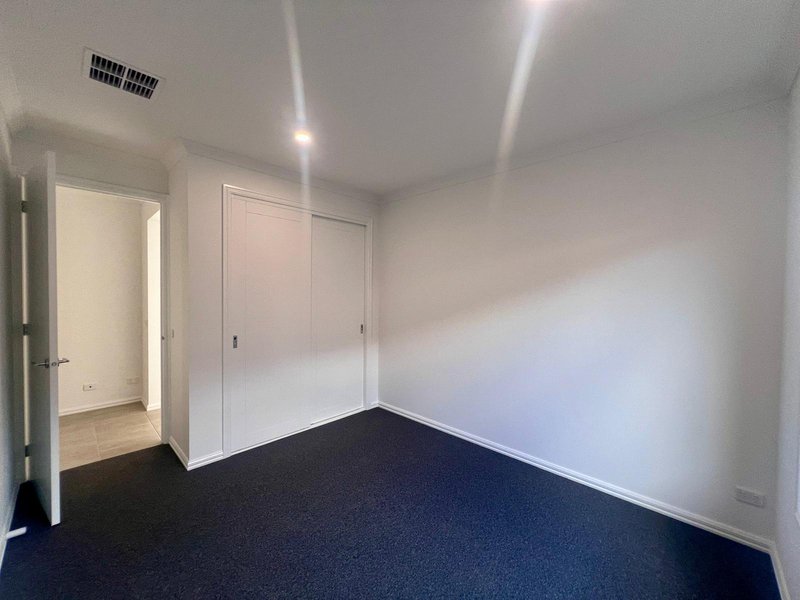 Photo - 104 Albert Drive, Melton South VIC 3338 - Image 16