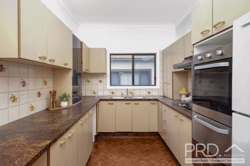 Photo - 104 Armitree Street, Kingsgrove NSW 2208 - Image 3