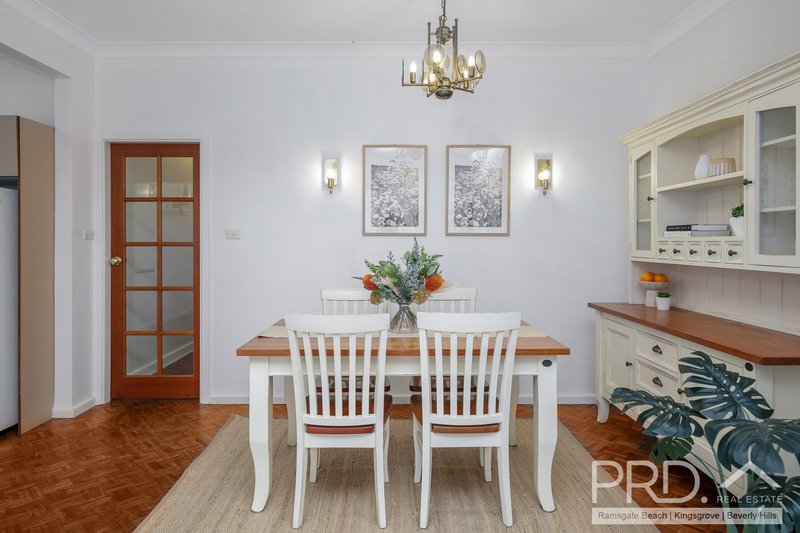 Photo - 104 Armitree Street, Kingsgrove NSW 2208 - Image 4