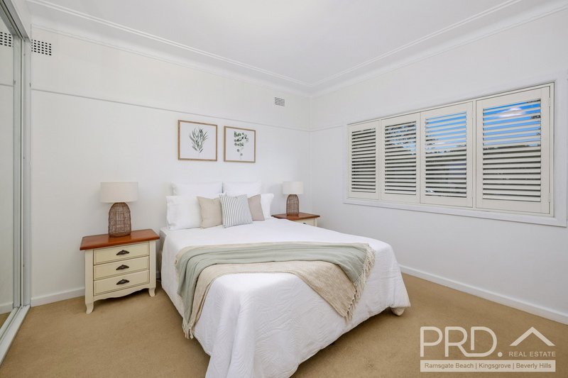 Photo - 104 Armitree Street, Kingsgrove NSW 2208 - Image 5