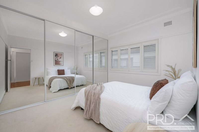 Photo - 104 Armitree Street, Kingsgrove NSW 2208 - Image 6