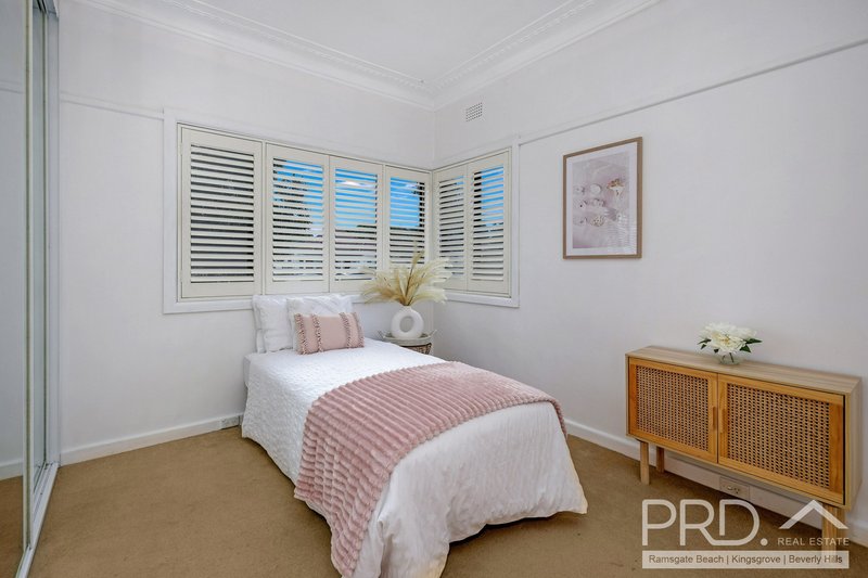 Photo - 104 Armitree Street, Kingsgrove NSW 2208 - Image 7